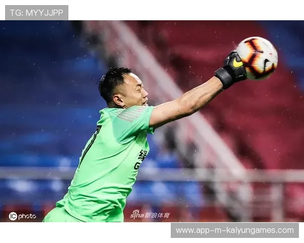 郭全博宣布挂靴，门线飞扑瞬间成回忆